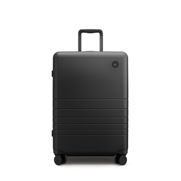 Front view of Expandable Check-In Medium in Midnight Black