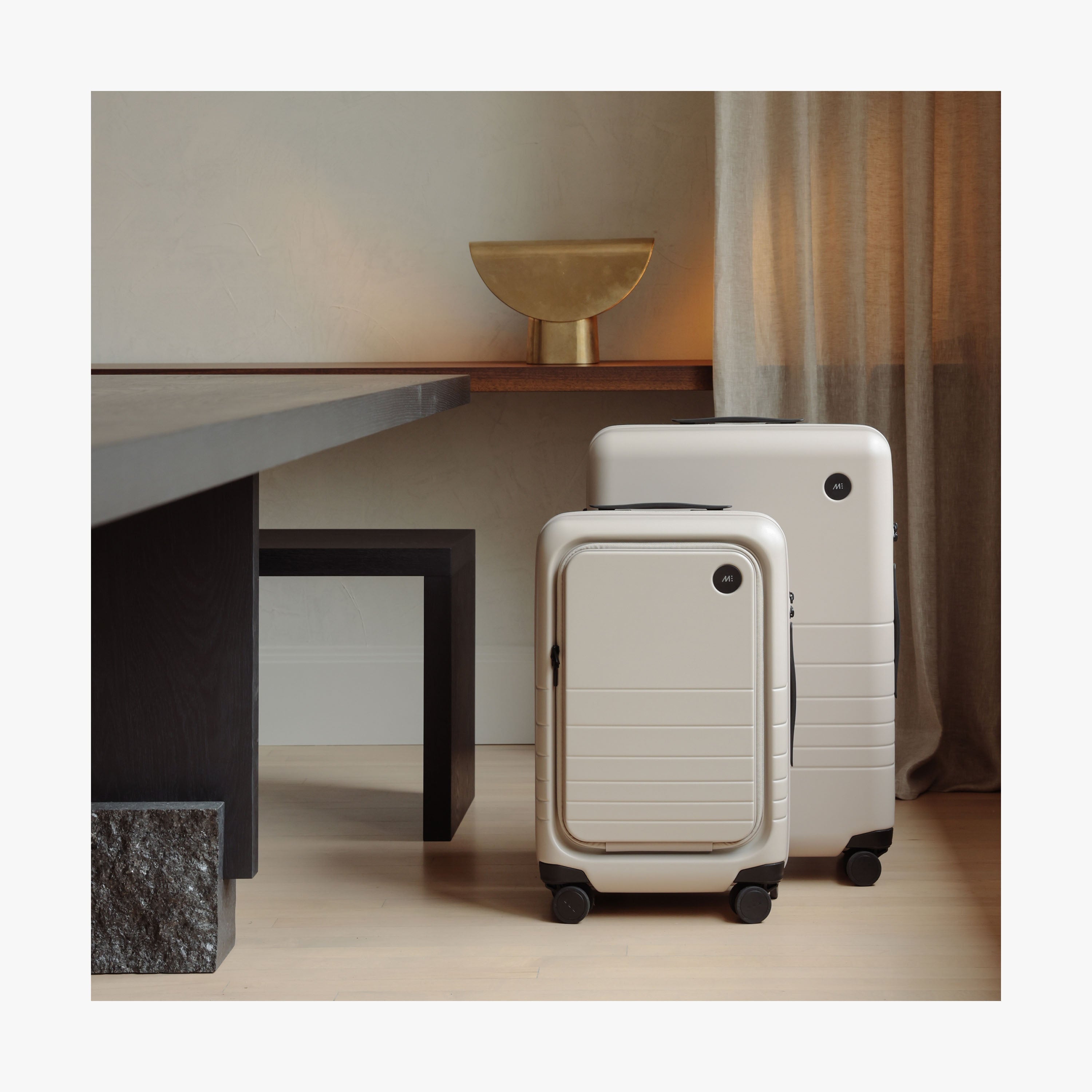 Monos スーツケース　キャリーオン Best Carry-On Suitcase | Cabin Size Monos Travel Luggage