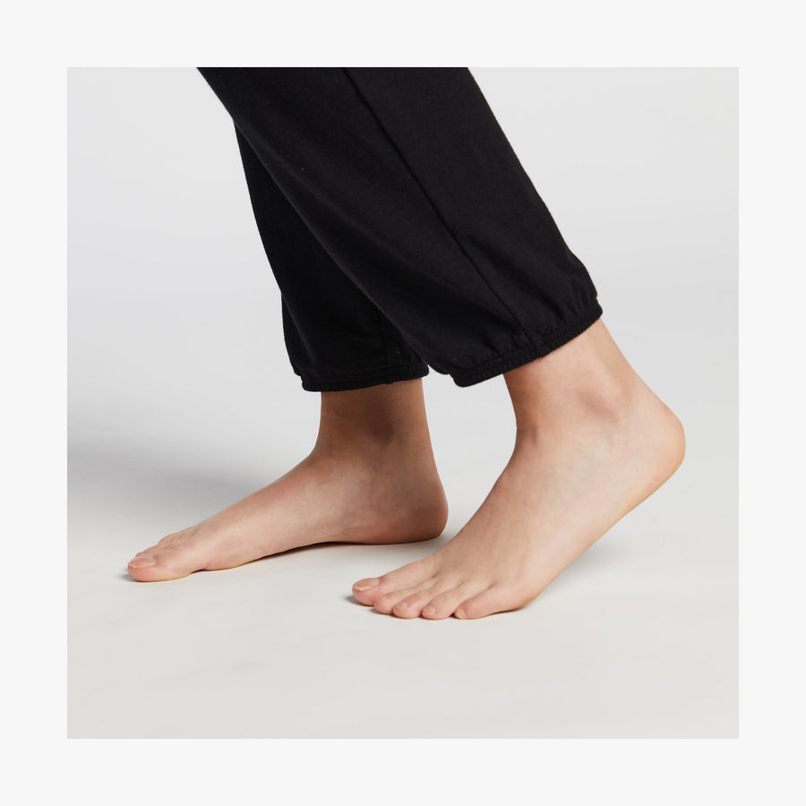 Black | Leg view of Kyoto Pants in Black