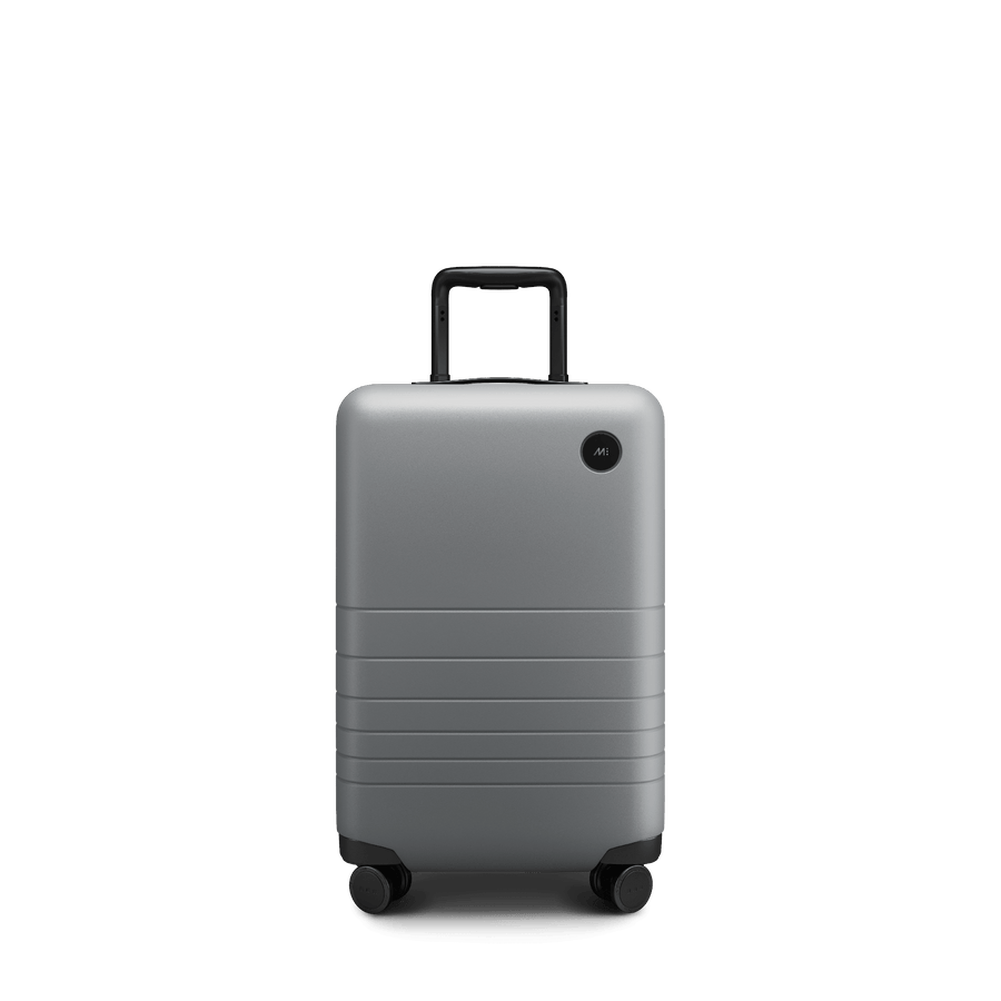VIP Trolley Bag Safari Trolley Bag On Amazon Hardcase Luggage Bag American  Tourister Travel Bag Trolley Bag Under 2000 | ट्रैवल के शौकीनों के लिये आयी  है डील, 80% तक के डिस्काउंट