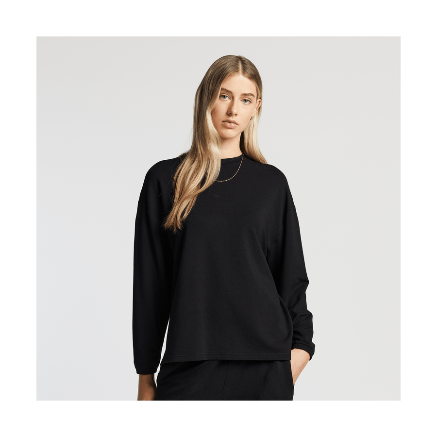 Black Scaled | Front view of Kyoto Long Sleeve in Black