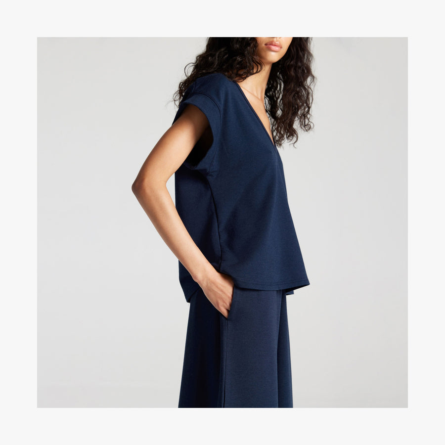 Navy | Side view of Sevilla Top in Navy