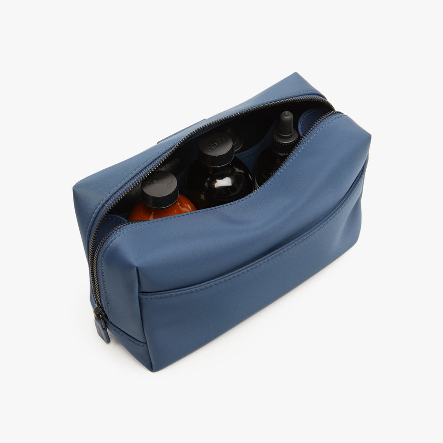 Large / Oxford Blue | Interior back view of Metro Toiletry Case Large in Oxford Blue